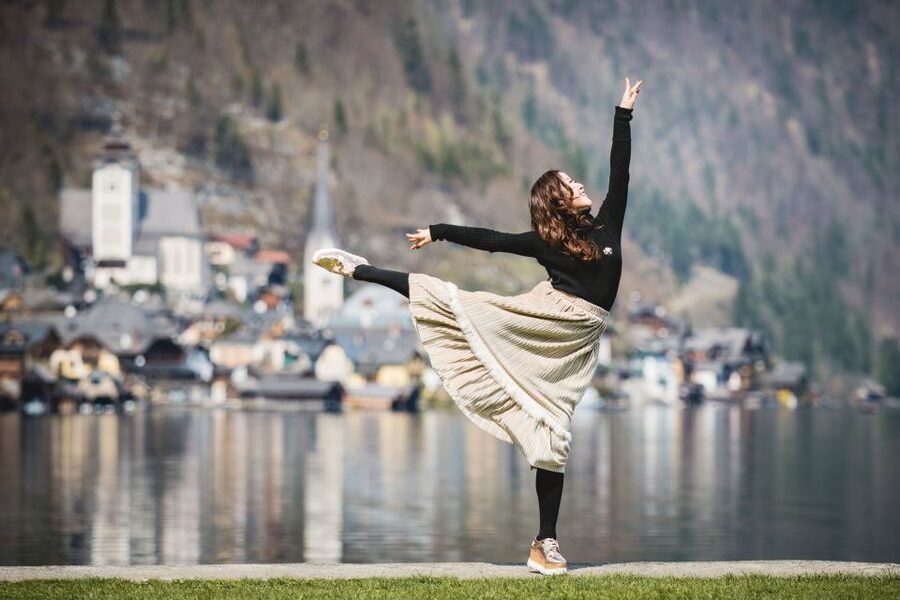 Hallstatt: 2-Hour Guided Walking Tour with Photographer - Marktplatz and the classic Hallstatt waterfront