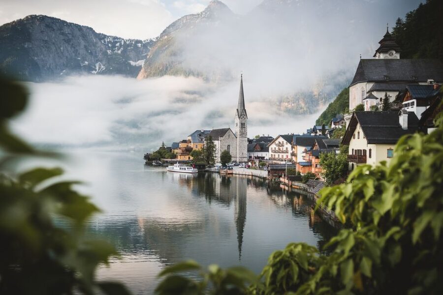 Hallstatt: 2-Hour Guided Walking Tour with Photographer - What the $100 price really covers