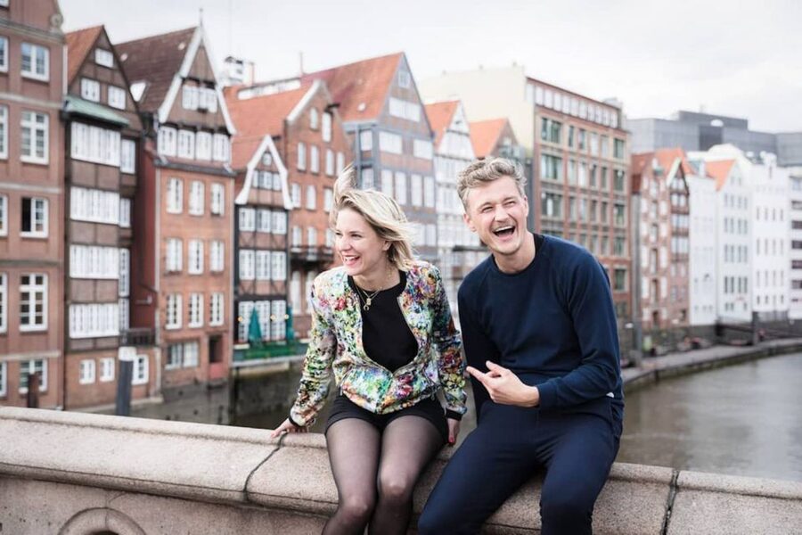 Hamburg: Private Couples' Photoshoot and Walking Tour - Why this Hamburg photoshoot works better than a standard city tour