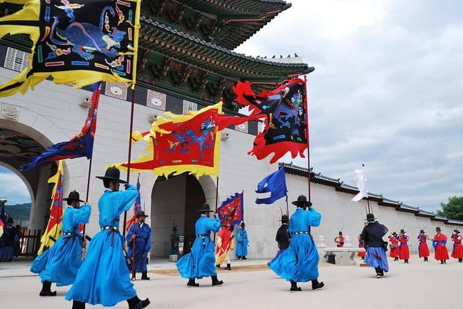 Hanbok Photoshoot and History Tour at Gyeongbokgung Palace - Tuesday changes the palace and the neighborhood