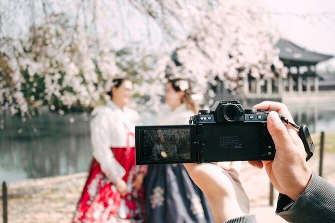 Hanbok Photoshoot and History Tour at Gyeongbokgung Palace - Getting dressed near Gyeongbokgung Station