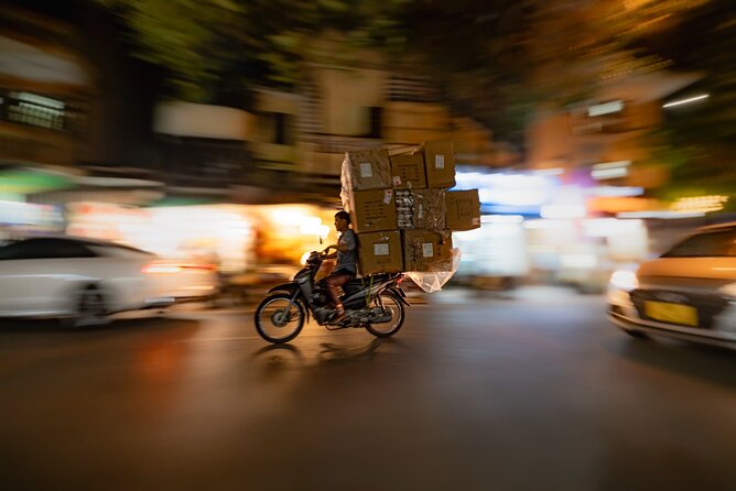 Hanoi by Night Photo Tour - What the small group changes