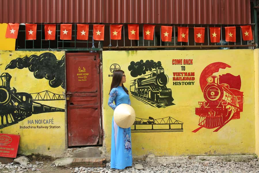 Hanoi: Instagram-Worthy Tour of City’s Most Scenic Spots - Long Bien Bridge and the ride between districts