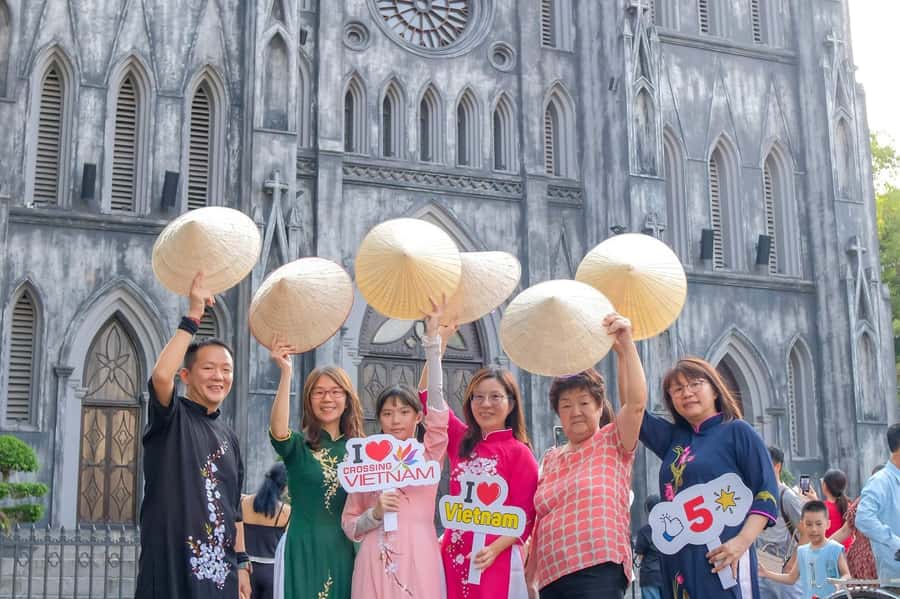 Hanoi: Instagram-Worthy Tour of City’s Most Scenic Spots - West Lake and Tran Quoc Pagoda