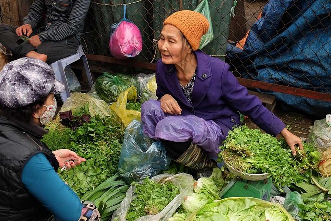 Hanoi Long Bien Sunrise Photo Tour - Two hours inside Long Bien Market