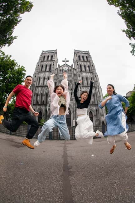 Hanoi Private Photoshoot – Iconic Spots & Hidden Gems - Choosing between the two meeting points