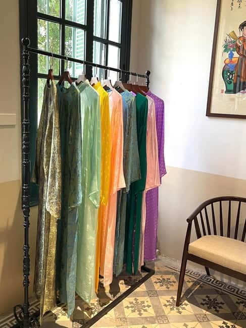 Hanoi: Rent a Traditional Ao Dai & Photo Walk in Old Quarter - Styling help without a full salon package