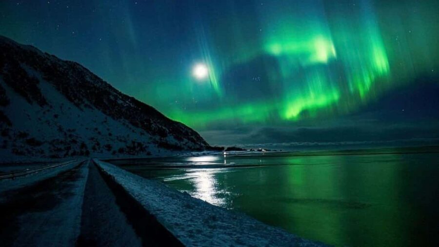 Henningsvær: Northern Lights Tour with Photographer - Should you book the RAW Lofoten aurora tour?