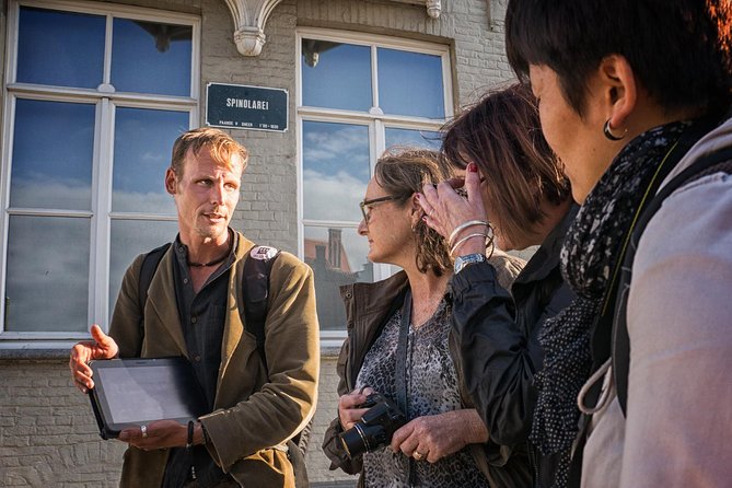 "Hidden Brugge" Photo Tour - 2hr open city tour & workshop - What Andy’s teaching style means for beginners and experienced photographers
