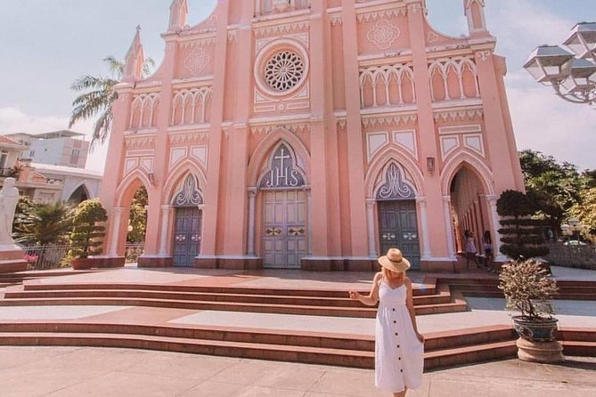 ️ Ho Chi Minh City Instagram Tour: Hidden Gems (Private & All-Inclusive) - Minh Dang Quang Pagoda and Buddhist architecture
