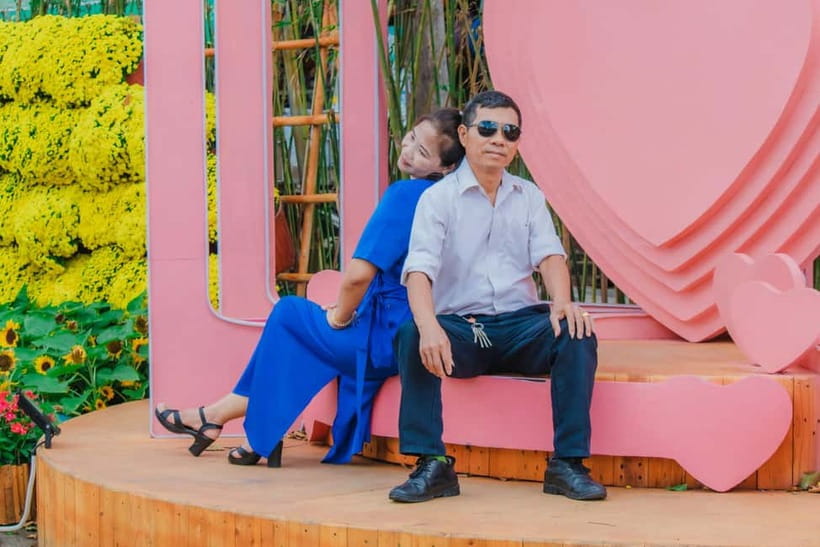 Ho Chi Minh City: Professional Portrait Photography Session - Heat, walking, and family considerations