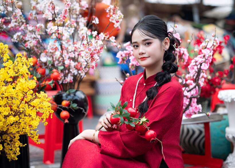 Ho Chi Minh Styled Photoshoot Tour With Makeup Photographer - Chinatown, pagodas, and quieter cultural scenes