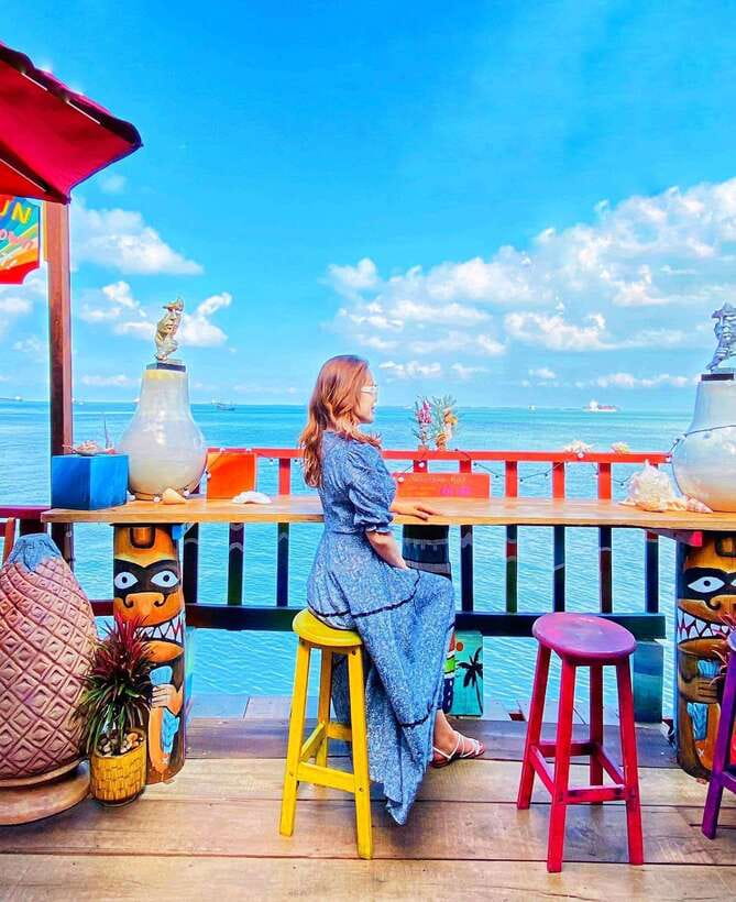 Ho Chi Minh Styled Photoshoot Tour With Makeup Photographer - Cafés, food stops, and personal guiding