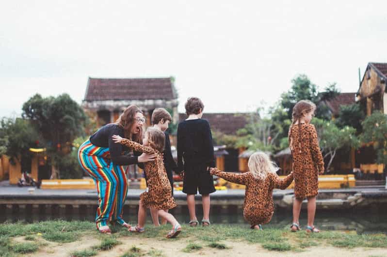 Hoi An Family photoshoot with professional photographer - Why one hour works in Hoi An
