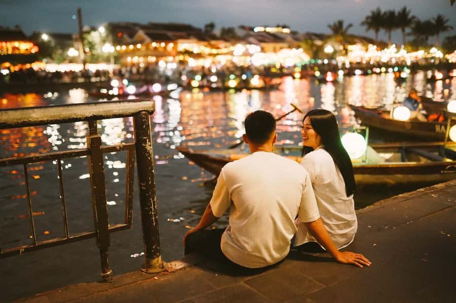 Hoi An Lantern : 45-Minute Short Private Photography Tour - Why Hoi An works so well after dark