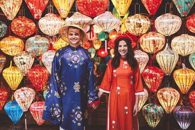 Hoi An Lantern Shop & Boat Photoshoot – Night Experience - What the photographer adds