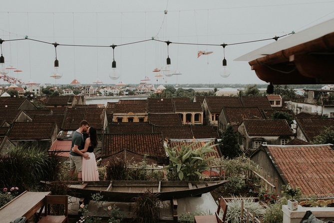 Hoi An Photographer & Vacation Photoshoot – Private Session - Ancient houses and the Japanese Covered Bridge