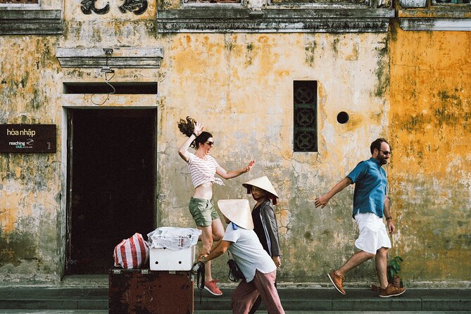 Hoi An Photographer & Vacation Photoshoot – Private Session - Starting in Hoi An Ancient Town