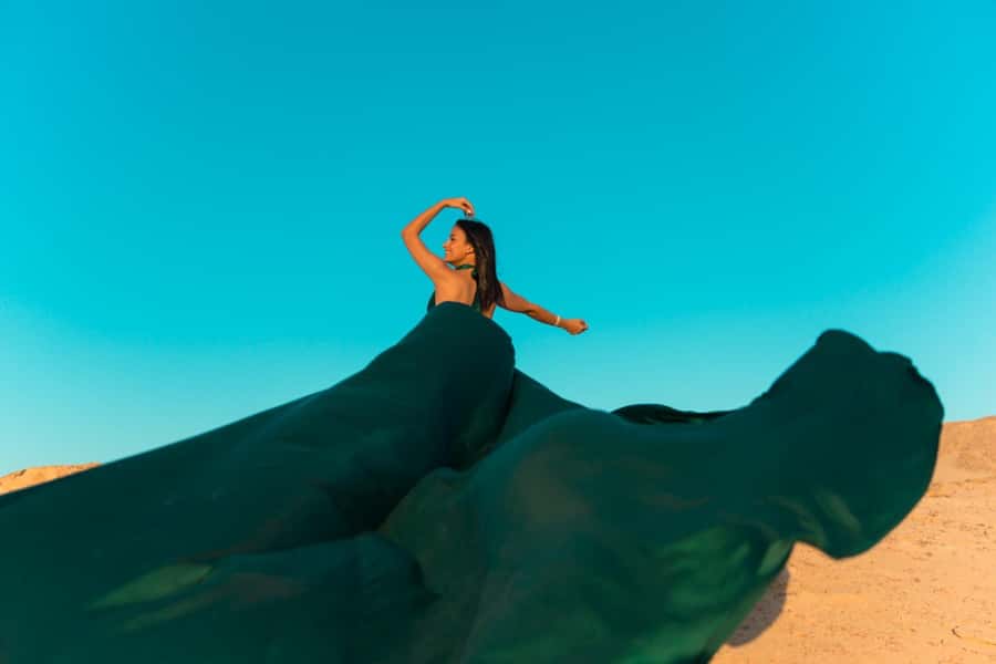 Hurghada: Private Photoshoot with Hotel Pickup and Drop-off - Posing help makes a real difference