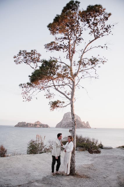 Ibiza: Photoshoot at Es Vedrá panoramic viewpoint & sunset - Meeting Ana Cristina at the viewpoint