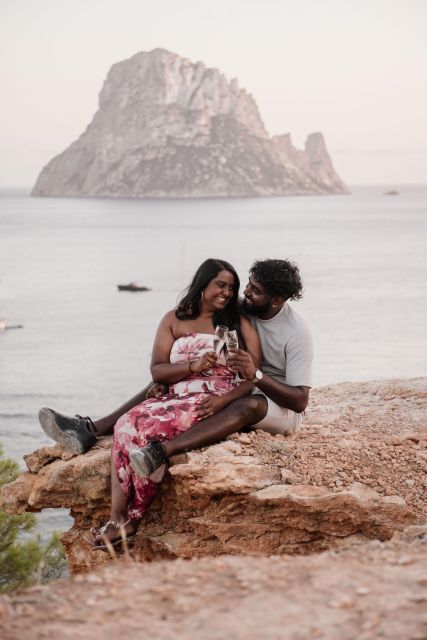 Ibiza: Photoshoot at Es Vedrá panoramic viewpoint & sunset - What the $177 price really covers