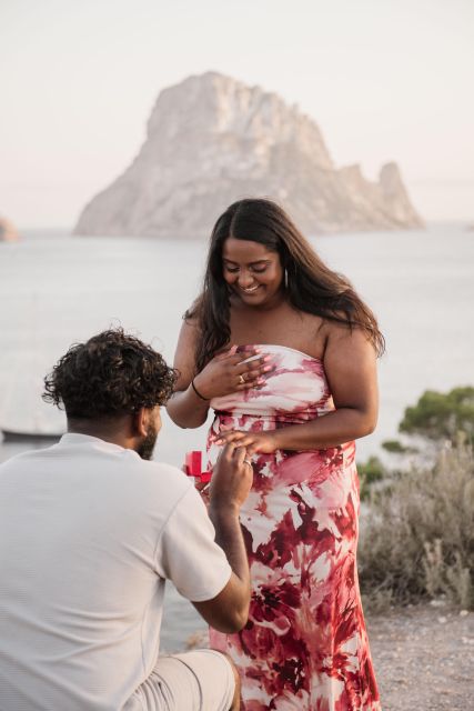 Ibiza: Photoshoot at Es Vedrá panoramic viewpoint & sunset - Who will get the most from this experience