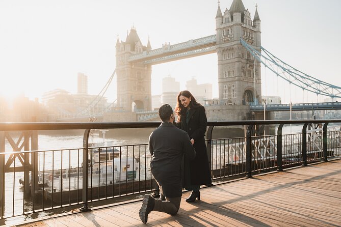 Iconic London Portraits Tour with Expert Local Photographer - Starting near the National Covid Memorial Wall or GAIL’s Bakery