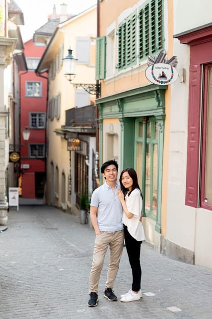Instagram tour of Zurich with a private photographer - English guidance and communication
