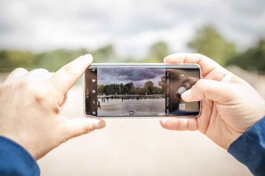 Instagrammable Paris: Icons & Hidden Gems with a Local - Group size and pace
