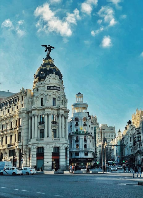 InstaSpots: tour of the most photographable spots in Madrid - Gran Vía, where Madrid gets theatrical