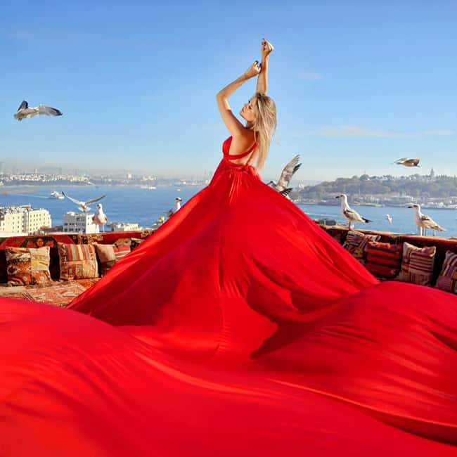 Istanbul: Flying Dress Photoshoot at Rooftop Terrace - Starting with Haris and setting the photo style