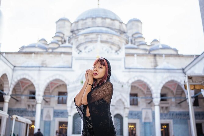 Istanbul Photoshoot tour with Local Photographer - Meeting at Istiklal Caddesi and the historic red tram
