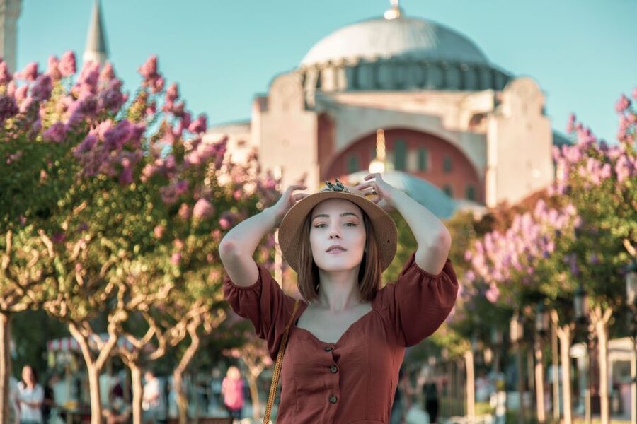 Istanbul: Private photoshoot at Hagia Sophia&Blue Mosque - Two Istanbul icons, one easy photo session