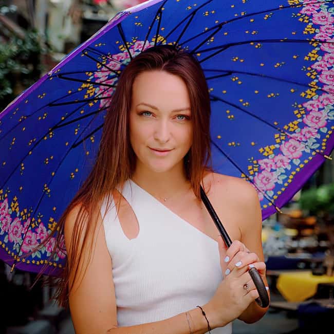 Istanbul: Tour and Photoshoot at Multiple Locations - Balat for colorful streets and changing backgrounds