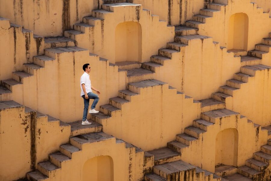 Jaipur: Instagram Tour of The Best Photography Spots - The guide and chauffeur arrangement