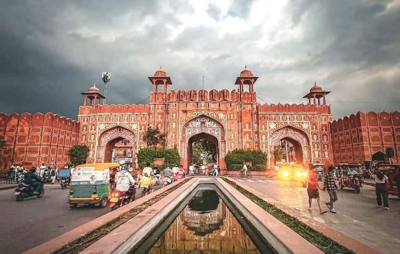 Jaipur: Instagram Tour of The Top Photography Spots - Gaitor Ki Chhatriyan and the meaning of a photo stop