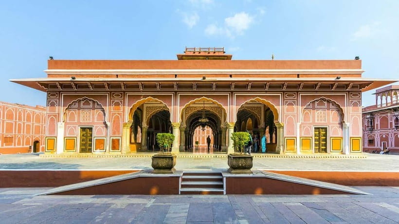 Jaipur: Private Half-Day Instagram Tour with Guide - Shri Jagat Shiromani Ji Temple