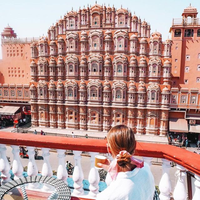 Jaipur: Private Instagram Tour of Top Photography Spots - Panna Meena ka Kund offers geometric photographs