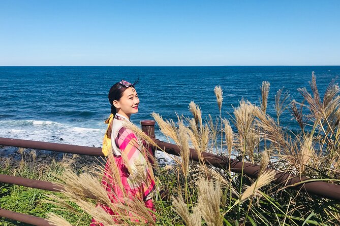 [Jeju] Hanbok Private guide tour & photo session in beautiful Yongduam rock, - Walking to Yongduam Rock in hanbok