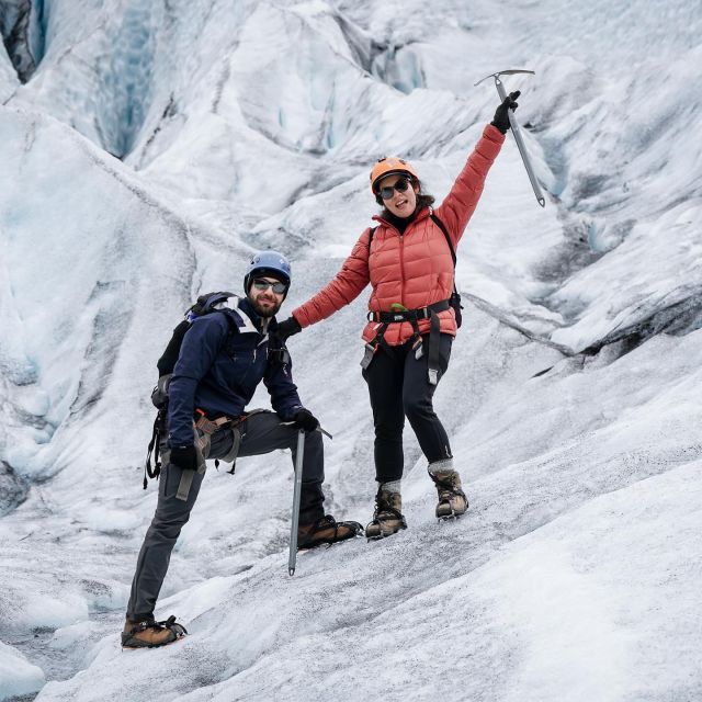 Jökulsárlón: Glacier Hike, Ice Cave, and Photoshoot Package - Entering the lower and upper ice caves