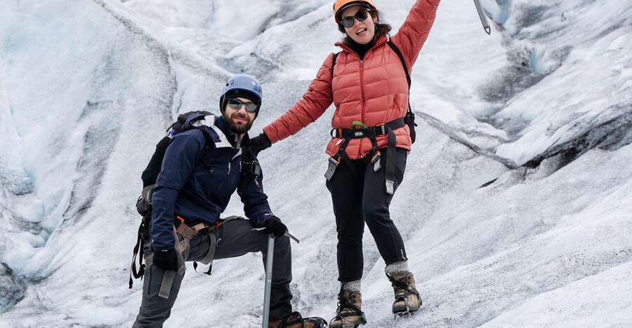 Jökulsárlón: Glacier Hike, Ice Cave, and Photoshoot Package - The rocky route to the glacier edge