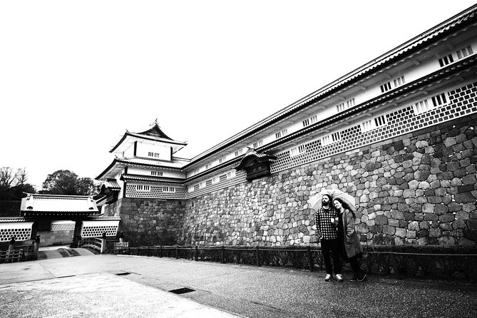 Kanazawa private half day/Photoshoot by professional photographer - Kenrokuen Garden in one focused hour