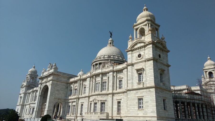 Kolkata Full-Day Street Photography Tour - Lunch and photographs from the cab