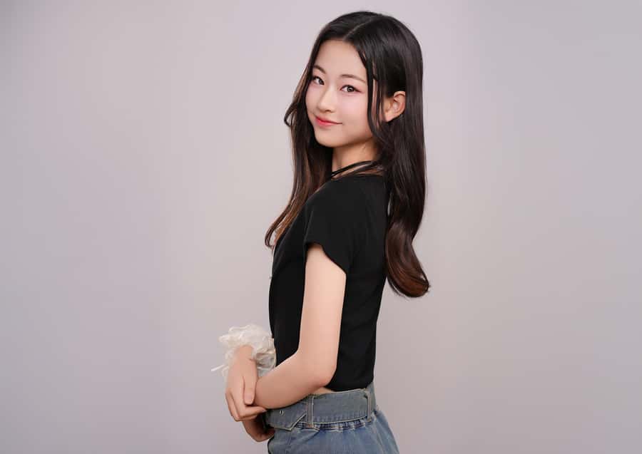 Korean-Style Profile Photoshoot | Seoul - Prints and digital copies on the same day