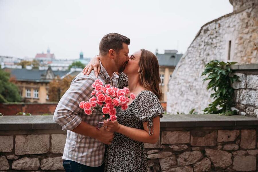 Krakow: Old Town Photoshoot with a Local Photographer - FAQ
