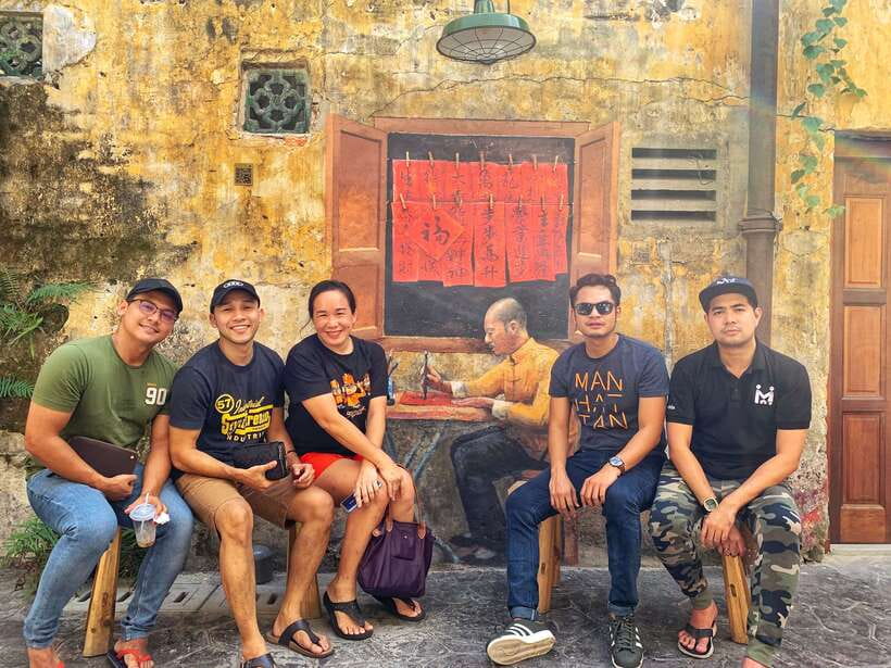 Kuala Lumpur: Private Highlights Instagram Tour - Coffee, tea, and a camera break