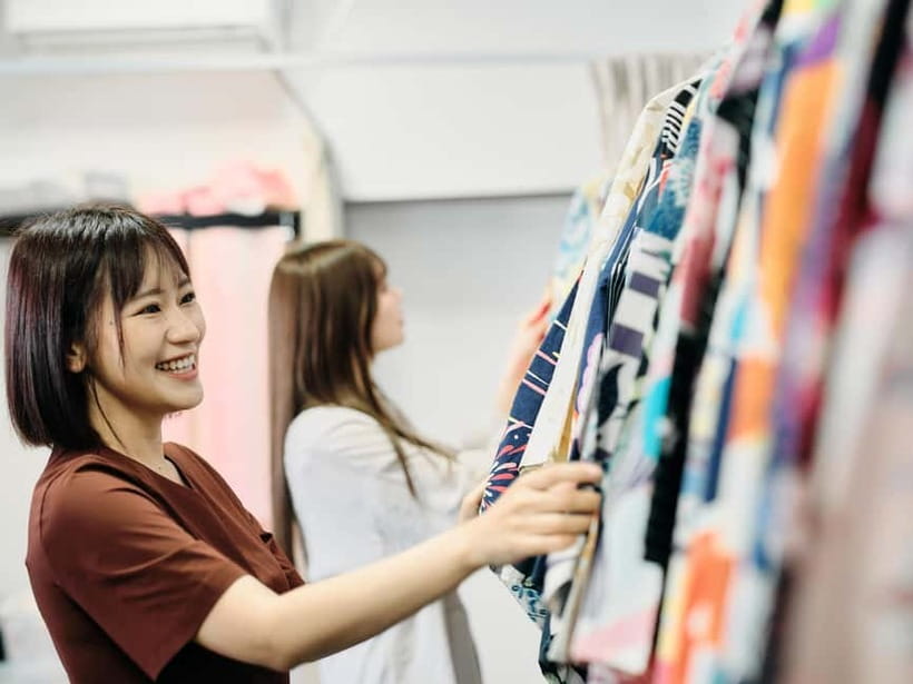 Kumamoto: 【jyousaien】Kimonorental with photoshoot - Choosing your kimono at Sakura-no-baba Josaien