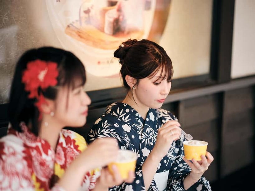 Kumamoto: 【jyousaien】Kimonorental with photoshoot - Matcha at the 400-year-old Kokindenju no Ma