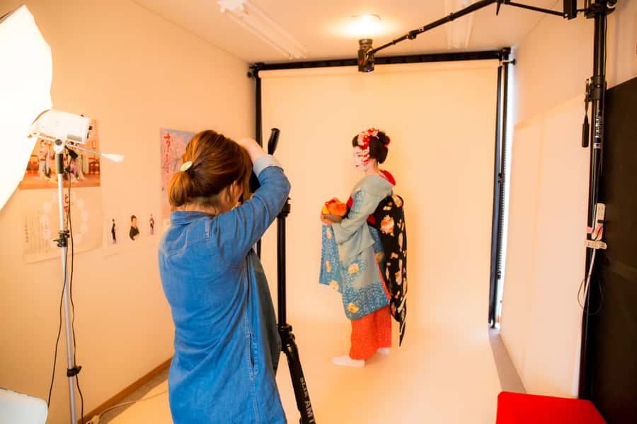 Kyoto: 2-Hour Maiko Makeover and Photo Studio Shoot - Is this the right Kyoto souvenir for you?