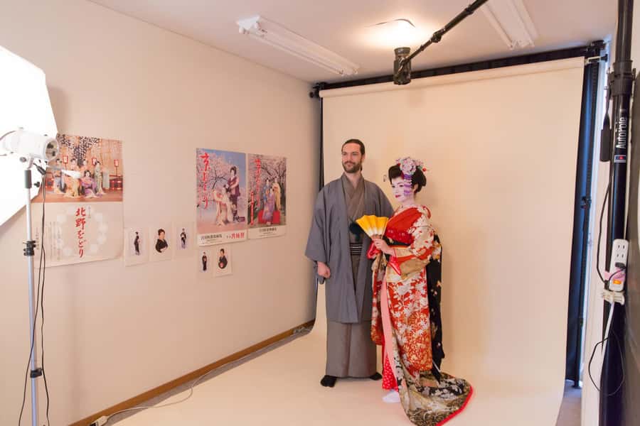 Kyoto: 2-Hour Maiko Makeover and Photo Studio Shoot - A short studio shoot with useful direction